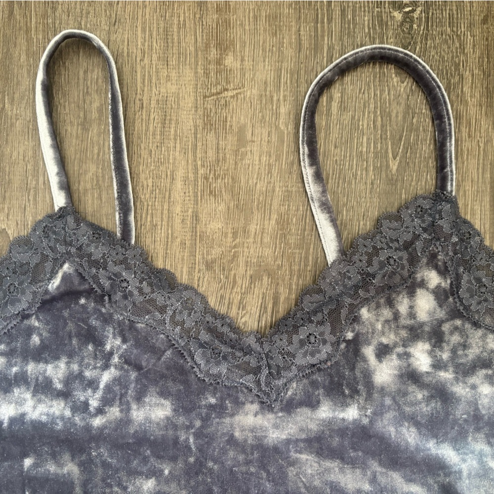 VELVET TOP - Picture 3 of 5